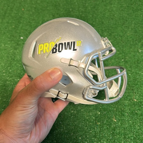 2017 NFL Probowl mini helmet! Signed by Gerald McCoy! - Picture 2 of 8